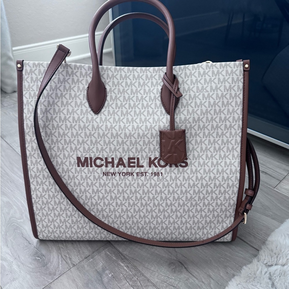 Michael kors tote